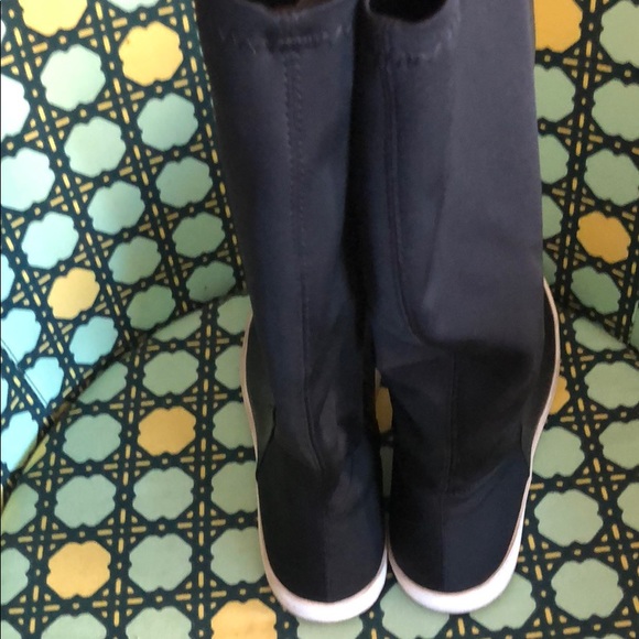 BOOTS - Picture 4 of 4